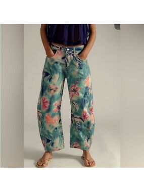 NWT We The Free Free People Tropical Floral Printed Good Luck Barrel Jeans- 28